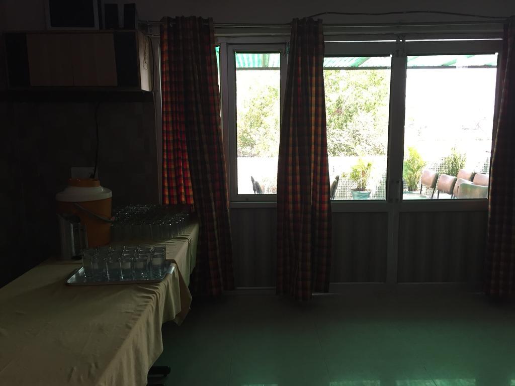 Hotel Swastik Džammú Exteriér fotografie